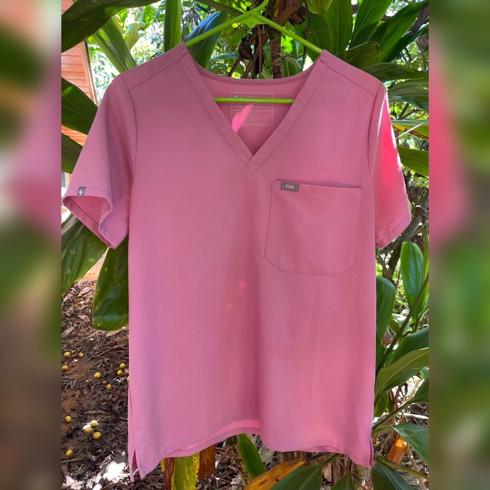 Figs Chalk Pink One Pocket Scrub Top